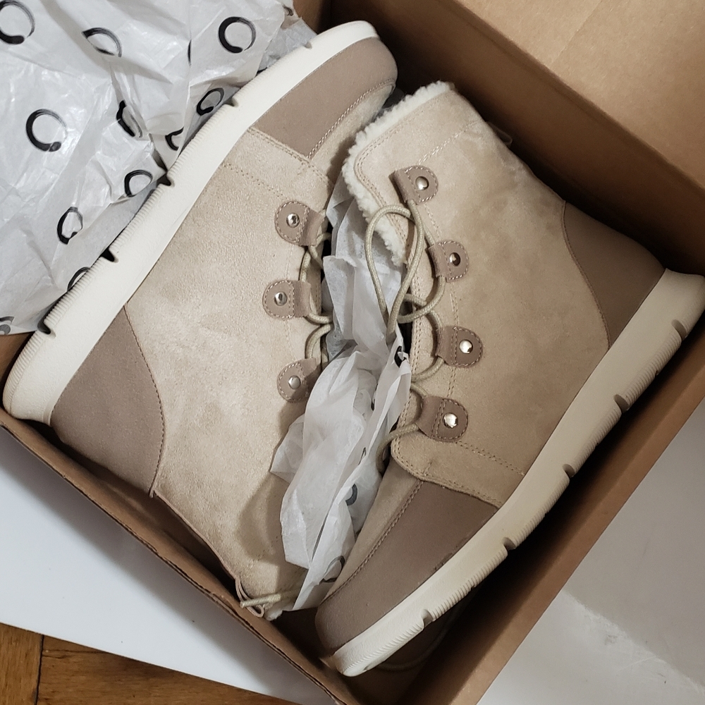 Journee Collection Laynee Tru Comfort Foam Winter Boots Size 11 & 12 Beige NWB